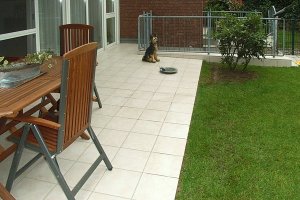 Terrasse mit Feinsteinzeug