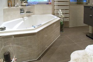 Bad mit sechseck Wanne