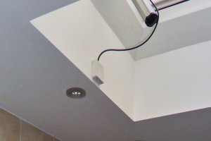 Bad Dachfenster mit Gipskartonverkleidung