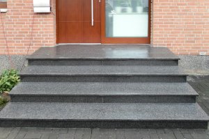 Treppe in Nero Impala